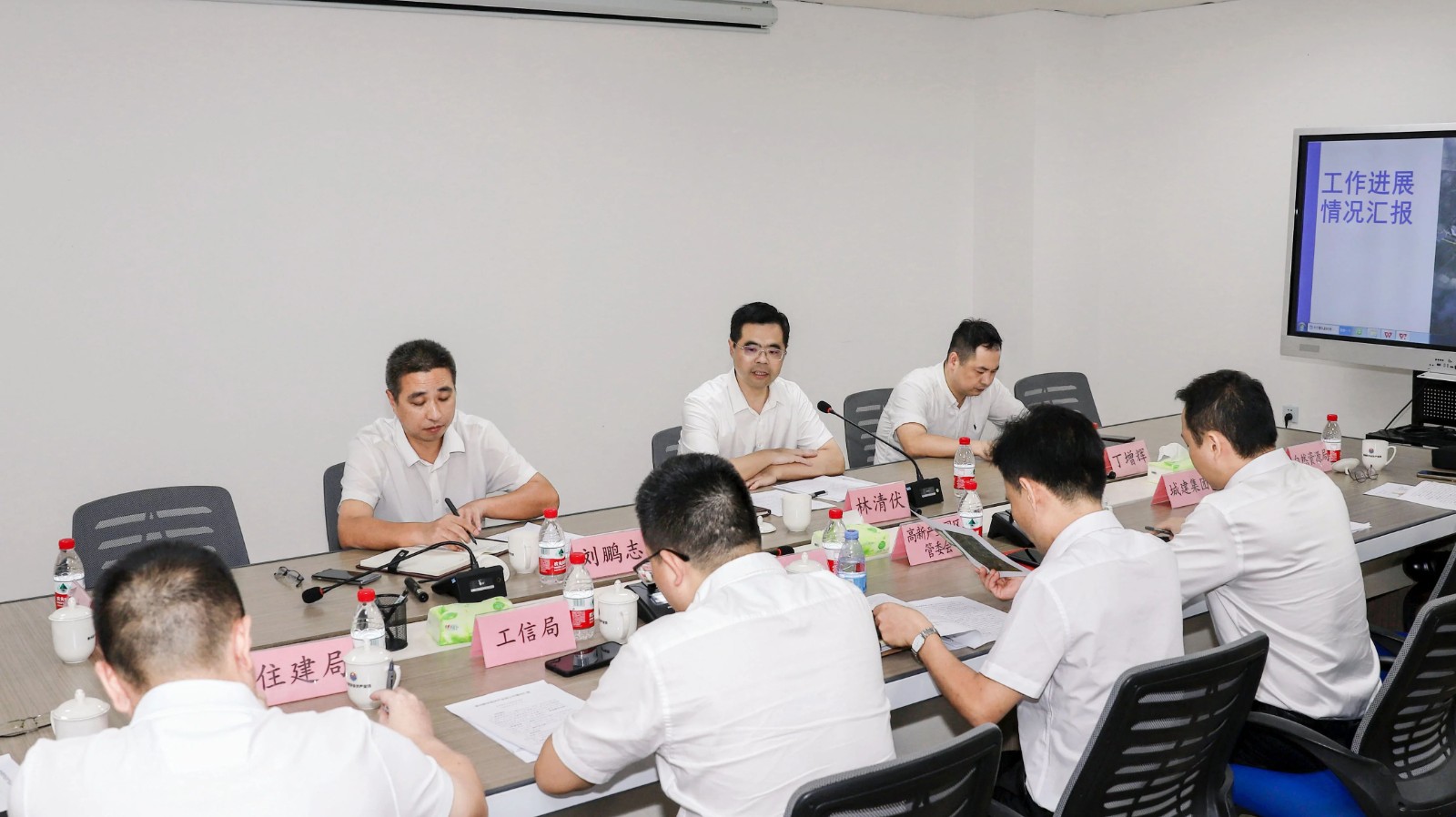 betvictor中国
政府主要领导调研泉州数字经济产业园建设发展工作