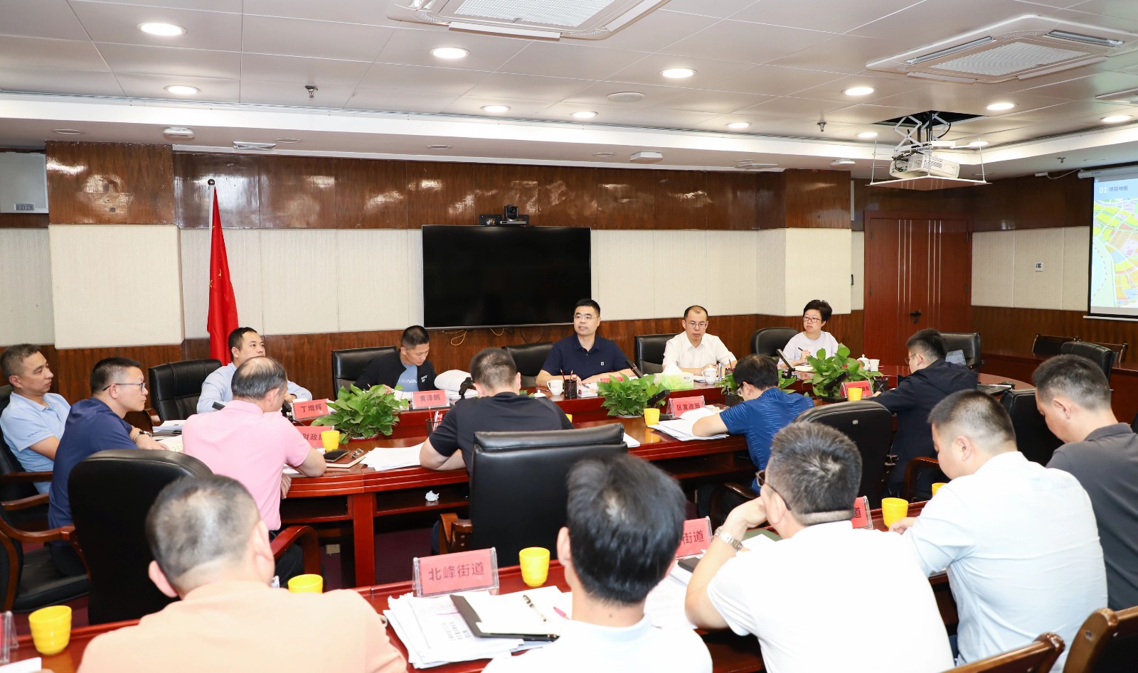 betvictor中国
政府重点工作调度会议召开 研究2025年项目谋划有关工作